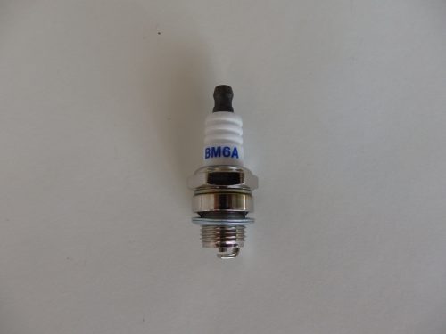 Bougie d'allumage pour débroussailleuses et tronçonneuses HECHT